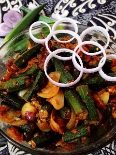 भिंडी दो प्याज़ा (Bhindi Do Pyaza Recipe in Hindi) रेसिपी मुख्य फोटो
