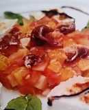 Ensalada de tomates raf jamón y queso de cabra