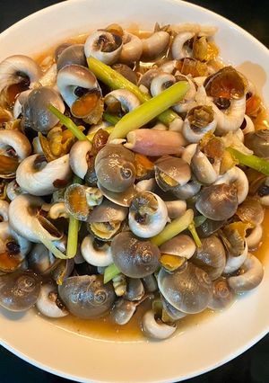 Hình của món Ốc mỡ xào me.