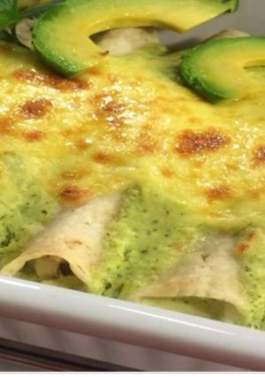 A picture of Chicken Enchiladas with Poblano Chile Sauce.