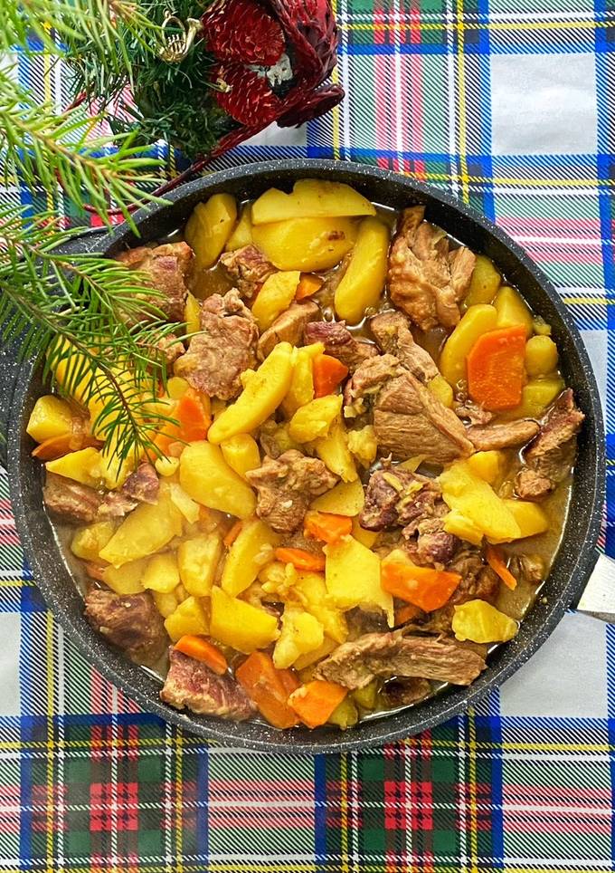 Індик тушкований з овочами