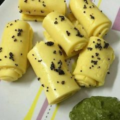 A picture of Khandavi.