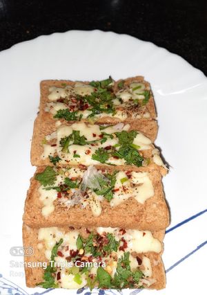 A picture of Garlic cheese tost.
