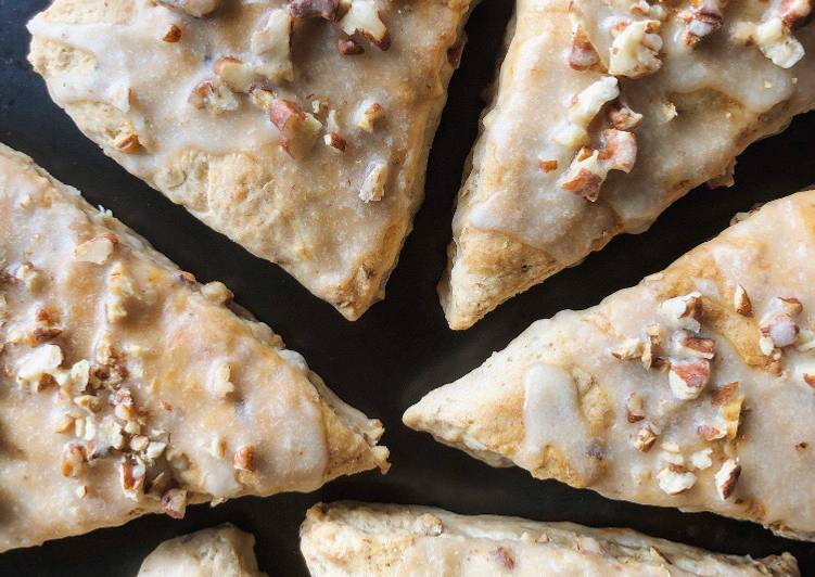 Banana &amp; Pecan Scones