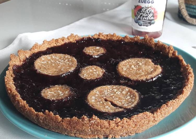 Crostata integrale light con marmellata ai frutti di bosco