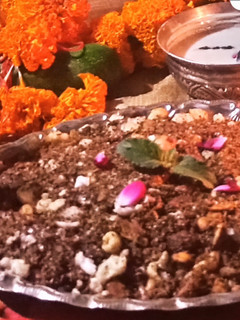 धनिया पंजीरी (Dhaniya Panjiri recipe in hindi) रेसिपी मुख्य फोटो