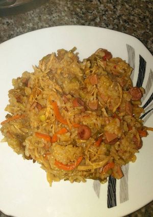 Una foto de Arroz con pollo colombiano
