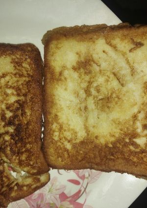 A picture of French toast.