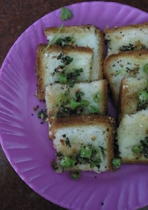 A picture of Bread dhokla.