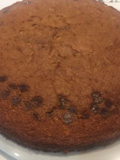 Una foto de Bizcocho de almendras, yogur, pepitas de chocolate y azúcar avainillado