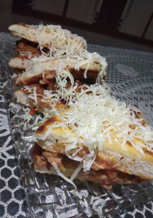 A picture of Kabab Pizzawich.