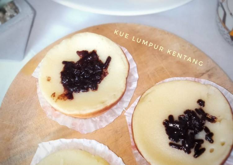 Kue Lumpur Kentang