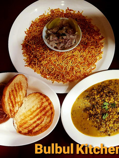 मिसल पाव (misal pav recipe in Hindi) रेसिपी मुख्य फोटो