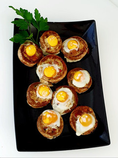 Una foto de Champiñones🍄 rellenos de jamón y huevo de codorniz🍳