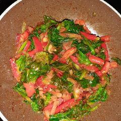 Spinach with tomato paste (Salçalı Ispanak) A picture of Spinach with tomato paste (Salçalı Ispanak).