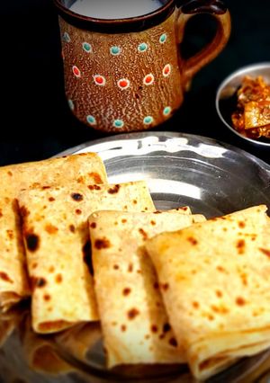 मसाले के तिकोने परांठे (Masale ke tikone parathe recipe in hindi) रेसिपी मुख्य फोटो
