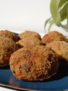 Una foto de Croquetas de espinaca y arroz integral