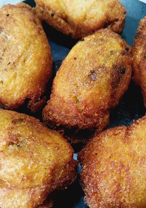 A picture of Bread roll.