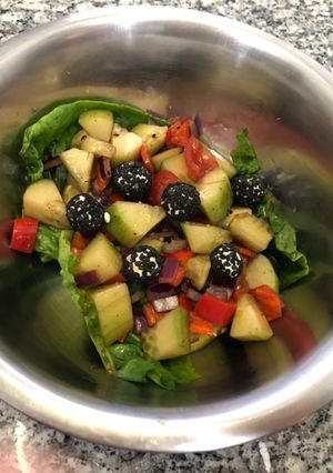 Una foto de Ensalada con vinagreta y queso cabra