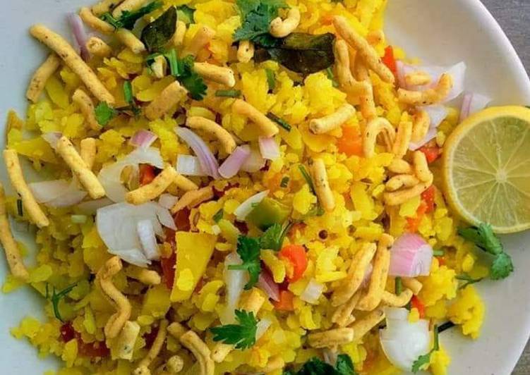 Easiest Way to Make Appetizing Poha with bell peppers Cooking Basics for Newbies