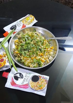 ચાઈનીઝ ફા્ઈડ રાઇસ (Chinese Fried Rice Recipe In Gujarati) રેસીપી મુખ્ય ફોટો