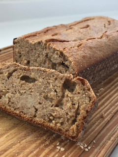 Una foto de Budín de banana y avena fácil estilo cuarentena