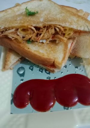 A picture of Chicken chinese sandwich.