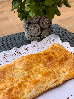 Una foto de Empanada “boloñesa “