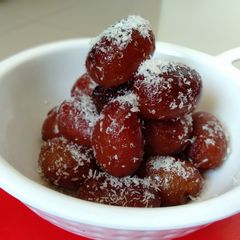 A picture of Dry Gulab jamun.