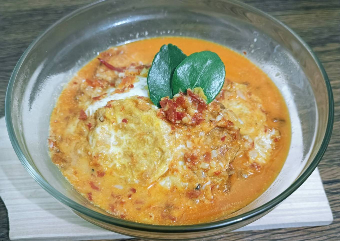 Telur Ceplok kuah pedas