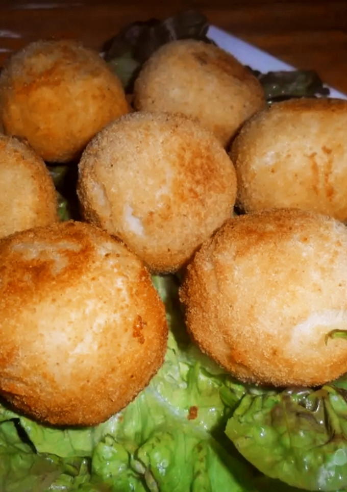 Una foto de Bombas de papa con queso