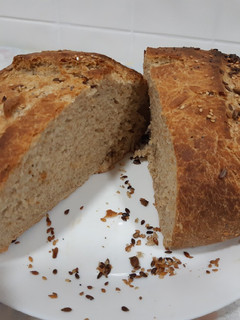 Una foto de Pan de centeno y trigo