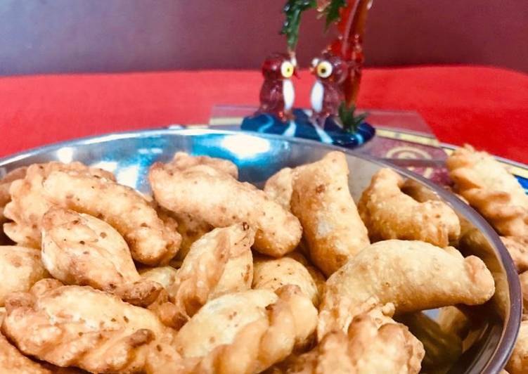 Pastel keju mini isi abon