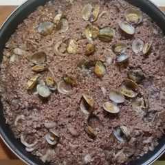 Una foto de Arroz negro con calamares