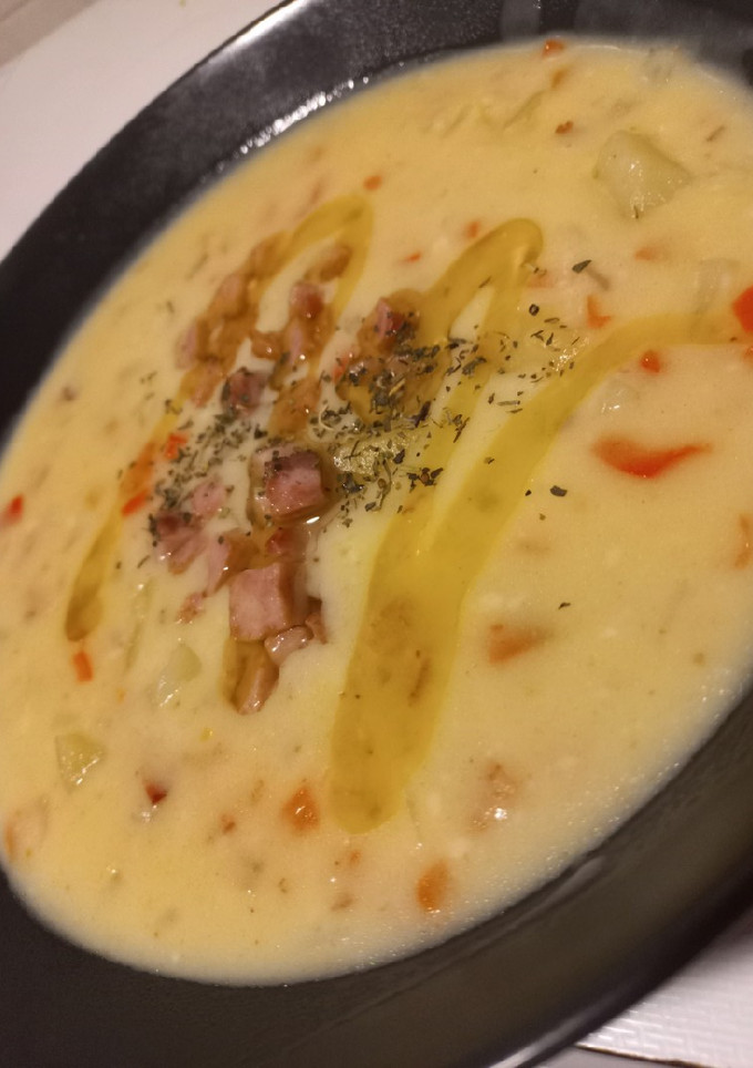 Una foto de Sopa de patatas🥣🥔