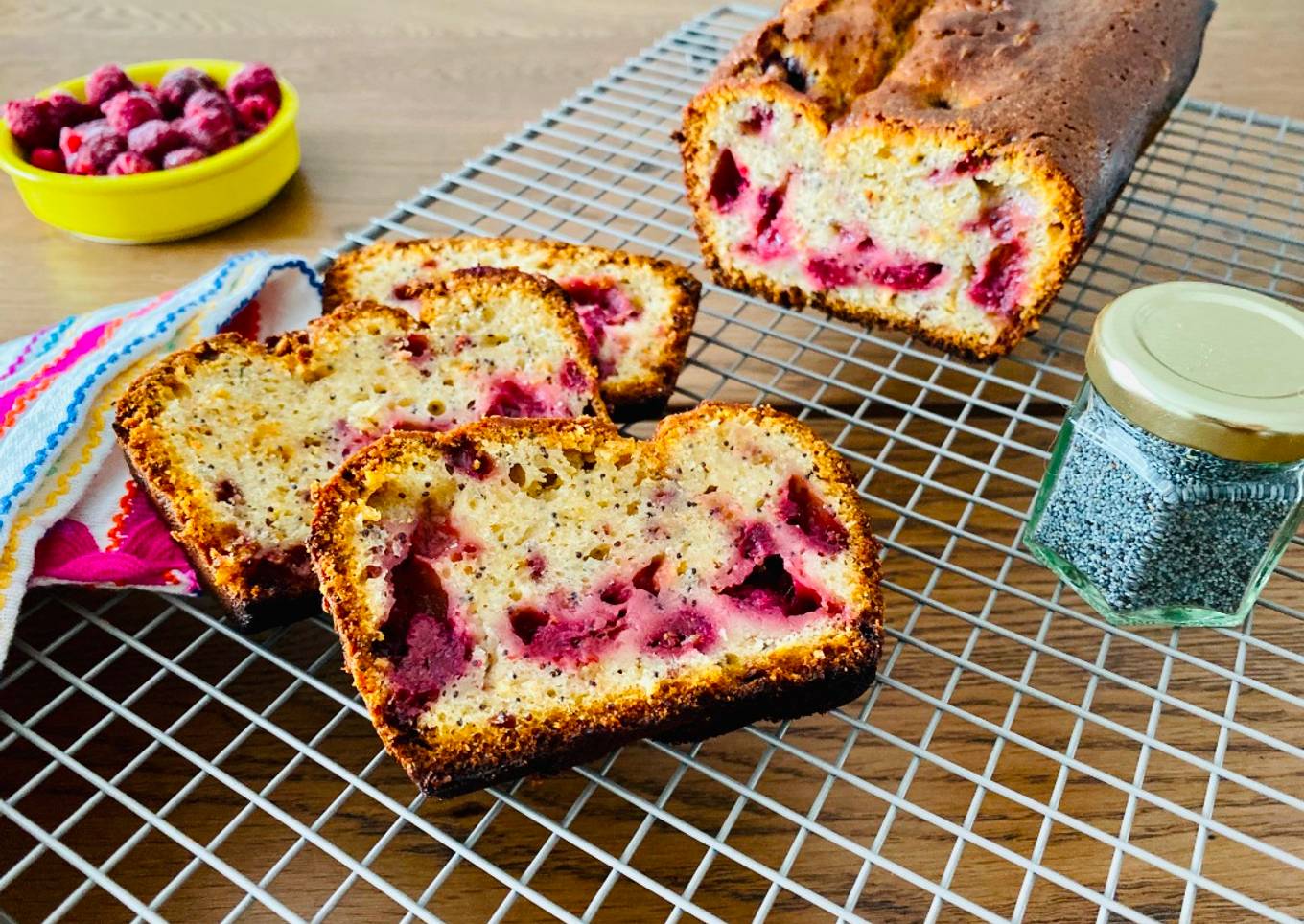 Cake citron - framboise et graine de pavot