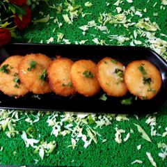 A picture of Fried idli.