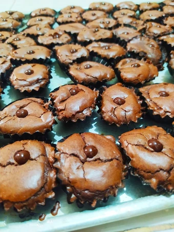 Langkah Gampang Membikin Resep Fudgy Brownies Cup shiny crust yang Lezat Anti Ribet, Menggugah Selera