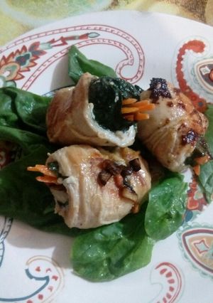 Una foto de Rollitos de pollo con espinacas