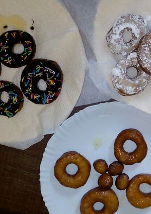 A picture of Eggless donuts.