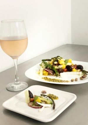 Una foto de Ensalada Tropical