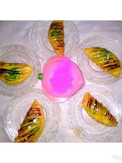 रंगीन गुजिया (Colourful Gujiya recipe in hindi) रेसिपी मुख्य फोटो