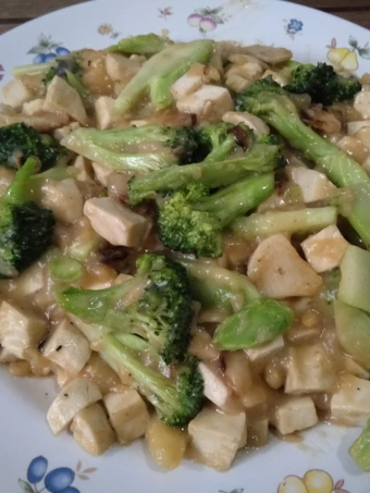 Langkah Gampang Menyiapkan Resep Brokoli tofu saus telur asin yang Lezat Sekali Anti Ribet, Bisa Manjain Lidah