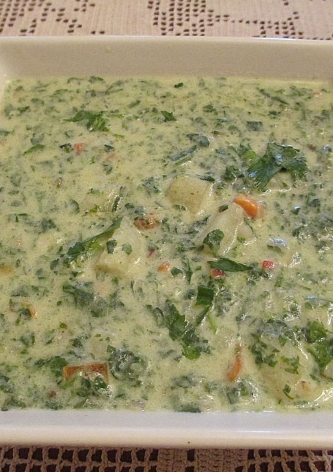 Una foto de Crema de ortigasy patatas
