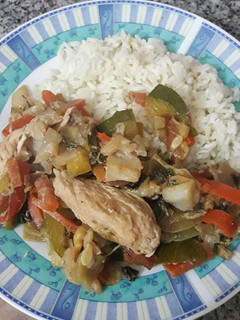 Una foto de Chopsuey con pollo y verduras