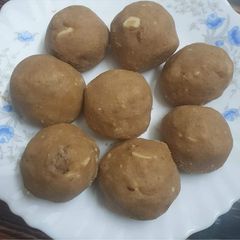Atta Ladoo A picture of Atta Ladoo.
