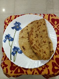 तंदुरी रोटी (tandoori roti recipe in marathi) रेसिपी चे मुख्य फोटो 