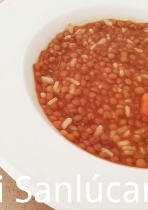 Foto principal de Lentejas con arroz tradicional de la abuela Amparo