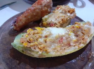 Una foto de Zucchini Rellenos. Para dos o tres comensales