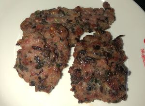 Hình của món Thịt bằm chiên mộc nhĩ.